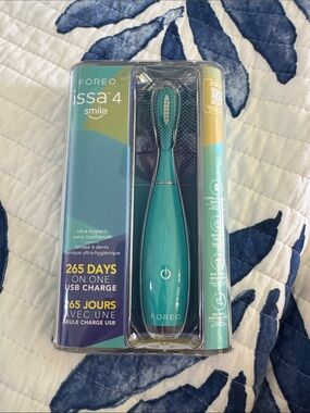 New FOREO Issa Sonic Toothbrush - Teal